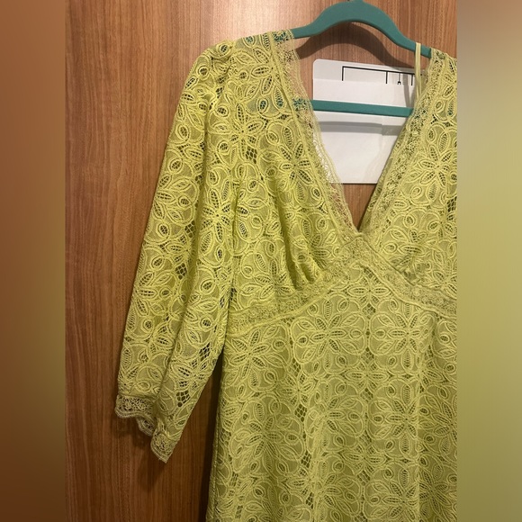 Anthropologie Chartreuse Lace Midi Dress Size 4 - Picture 10 of 14